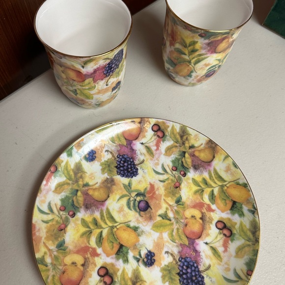 Vintage fruits Pattern with Gold Rim plate and mug Set - Picture 5 of 12